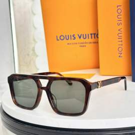 Picture of Louis Vuitton Sunglasses _SKUfw76720996fw
